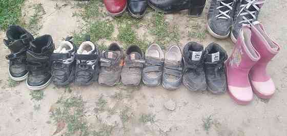 Обувь детская, женская. Сопоги,красовки,ботинки. Размеры 28,26,25,40. Каргалы