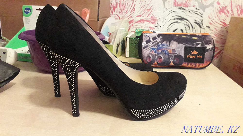 Продам замшевые туфли  - изображение 1