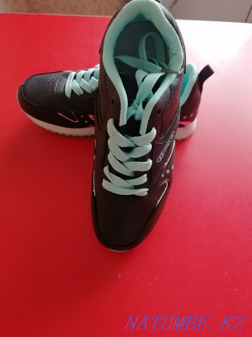 Срочно красовка для девочек 36 размер новый 4999  - изображение 1