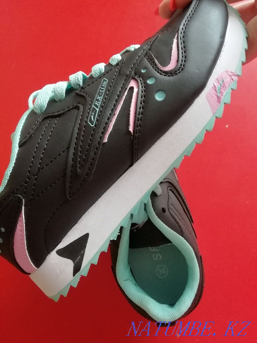 Срочно красовка для девочек 36 размер новый 4999  - изображение 2