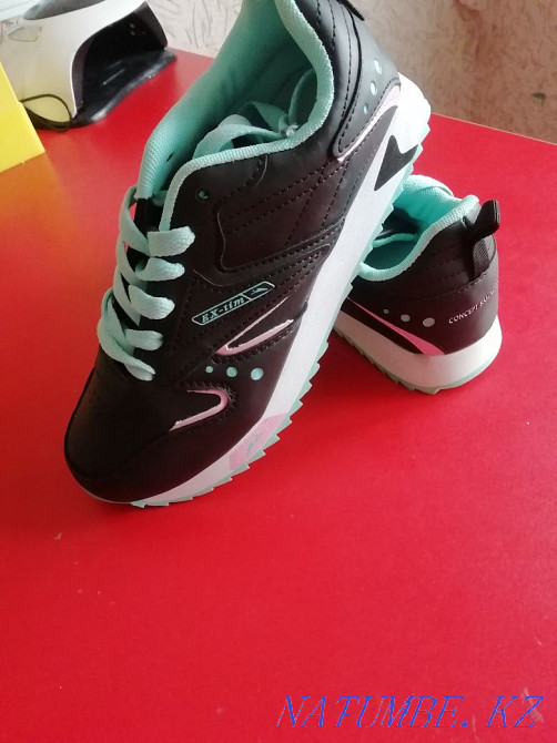 Срочно красовка для девочек 36 размер новый 4999  - изображение 3