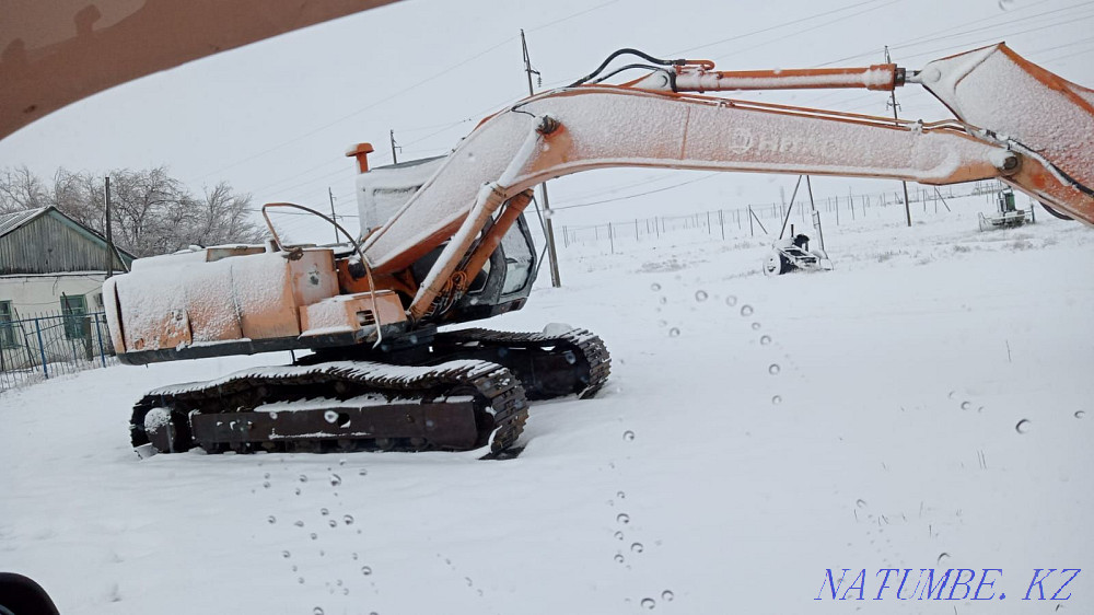 Продается эксковатор 1994 год выпуска состояние хорошее на ходу Уральск - изображение 1