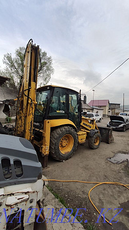 Sell backhoe loader KOMATSU WB 93 R 5 Almaty - photo 2