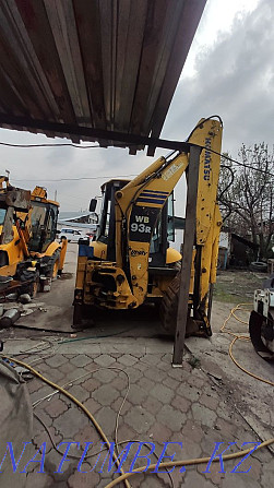 Sell backhoe loader KOMATSU WB 93 R 5 Almaty - photo 3