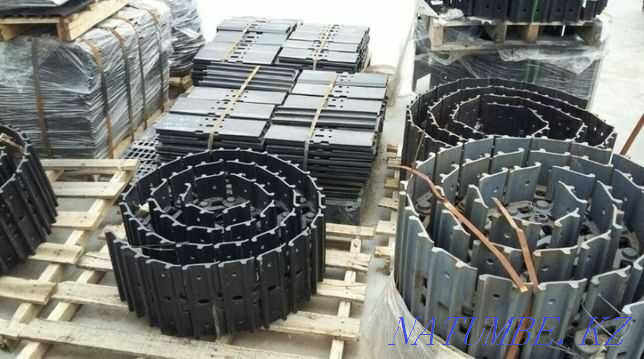 Caterpillars on the Komatsu, Hitashi, Hyundai, Caterpillar excavator Almaty - photo 1