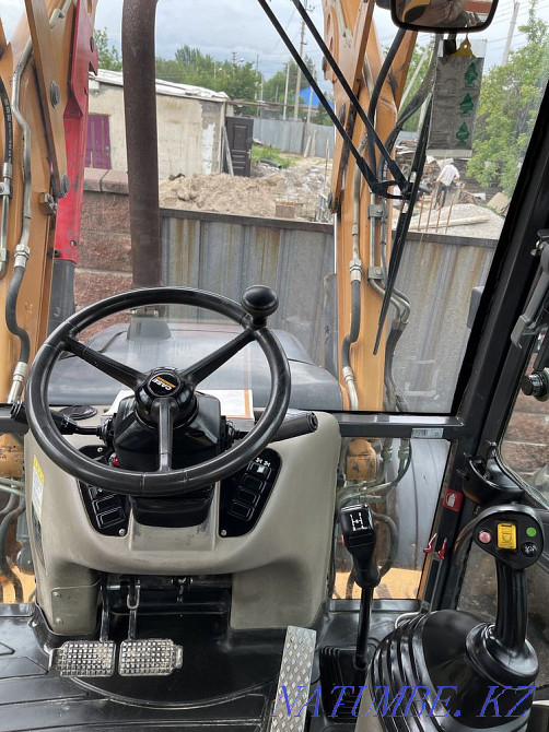 Excavator loader Case 580 ST 2016 Almaty - photo 4