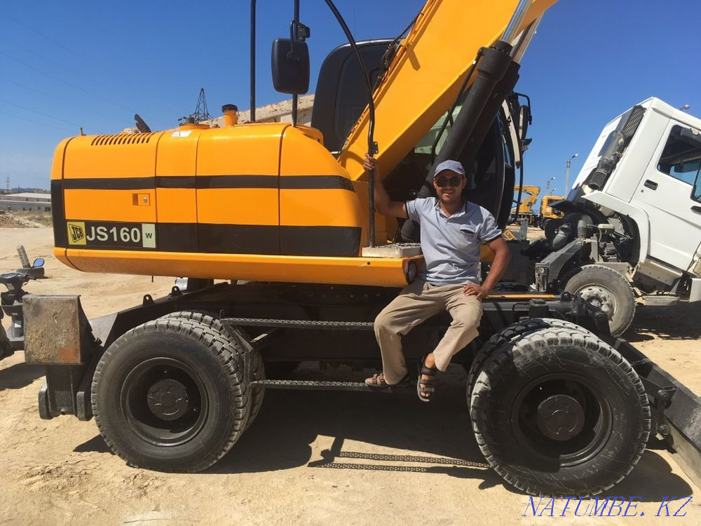 excavator Aqtau - photo 1