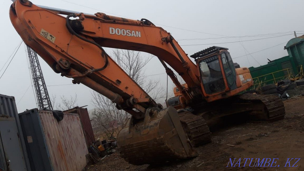 Crawler excavator DOOSAN Astana - photo 3