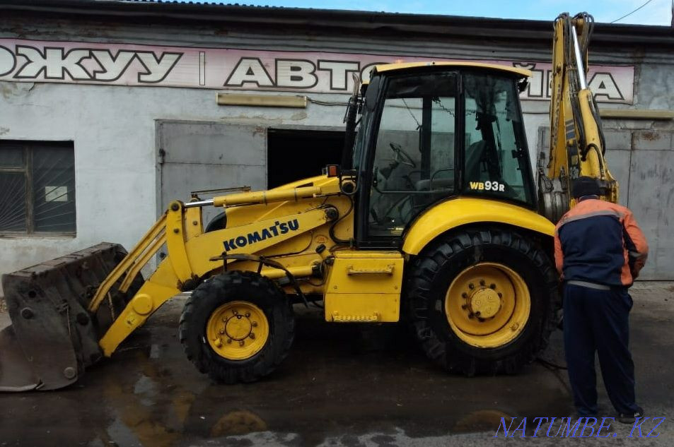 Продам экскаватор-погрузчик Komatsu WB 93 R-2, 2005 г.в. Щучинск - изображение 1