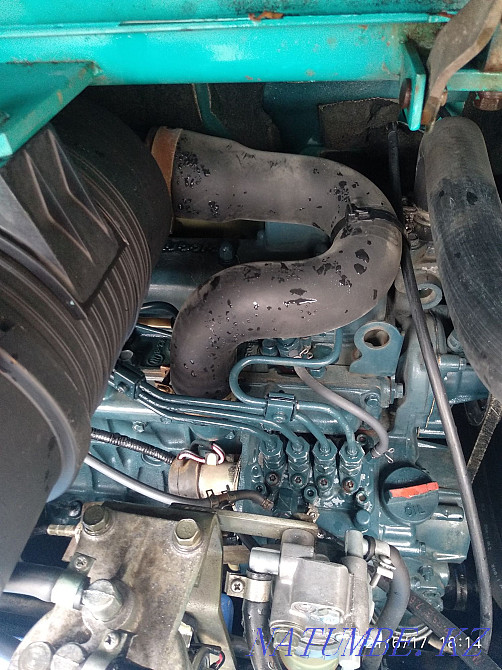 The excavator caterpillar on rubber to the course. Qaskeleng - photo 6