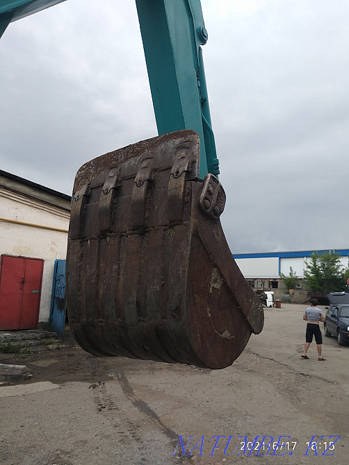 The excavator caterpillar on rubber to the course. Qaskeleng - photo 8