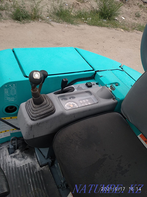 The excavator caterpillar on rubber to the course. Qaskeleng - photo 4