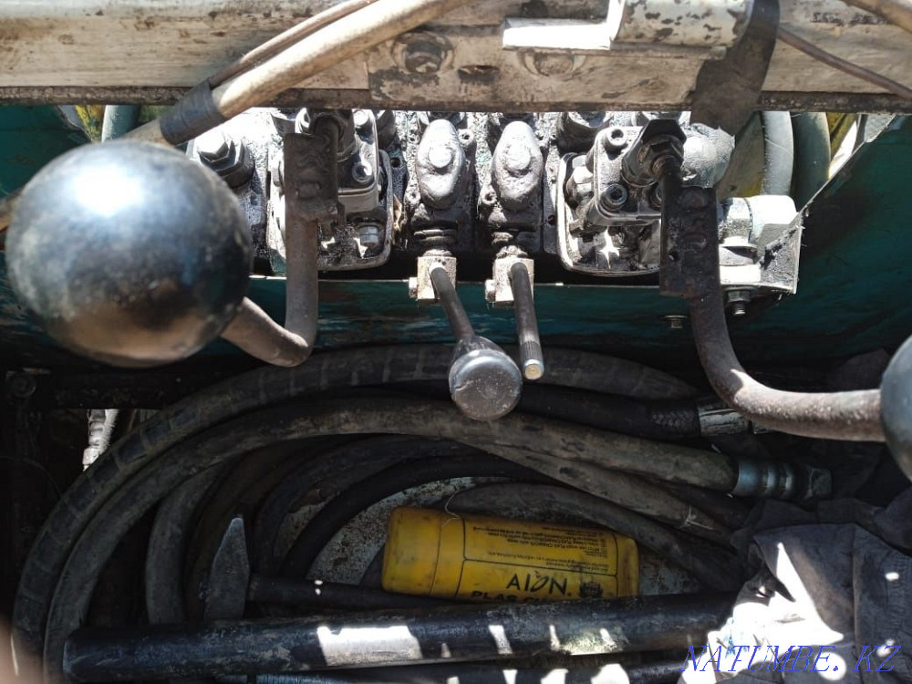 excavator loader  - photo 6