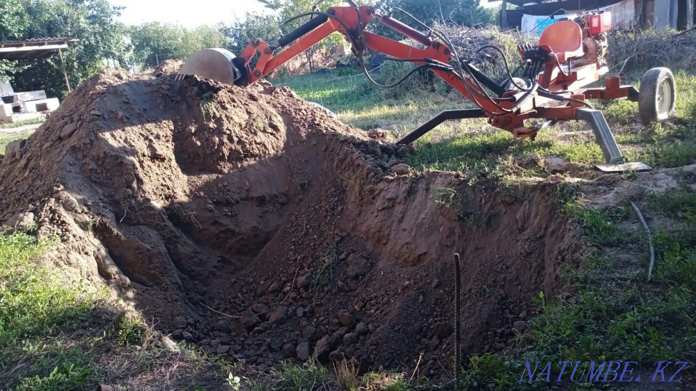 The mini excavator is not for sale depth of 1.5 meters trench, pit  - photo 1