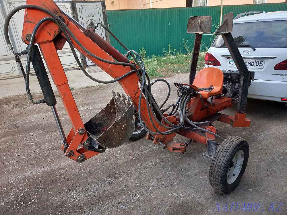 The mini excavator is not for sale depth of 1.5 meters trench, pit  - photo 4