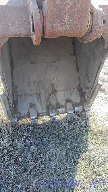 Komatsu excavator  - photo 3