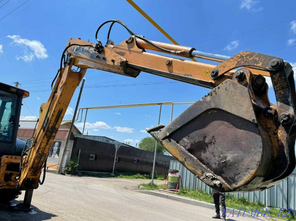 Backhoe Loader Case 580 super R Almaty - photo 6