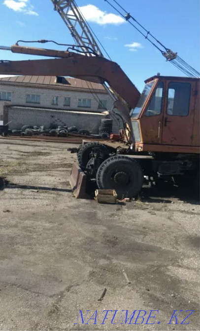 Продам пневмоколесный эксковатор Экибастуз - изображение 1
