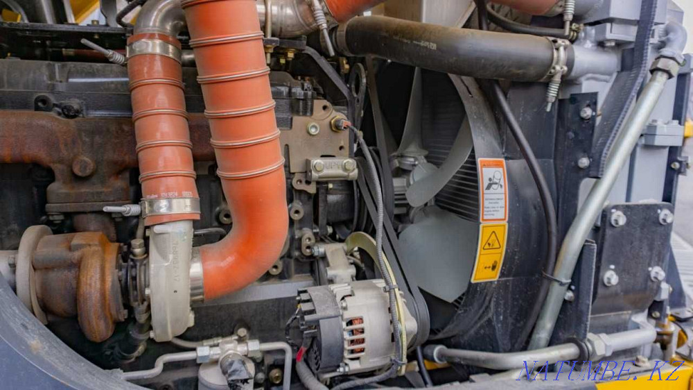 Экскаватор погрузчик - LiuGong CLG777A 2022 года Алматы - изображение 8