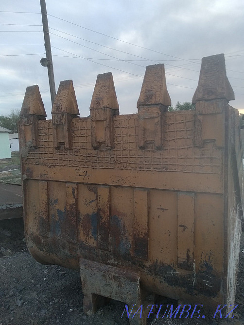 Excavator bucket  - photo 2
