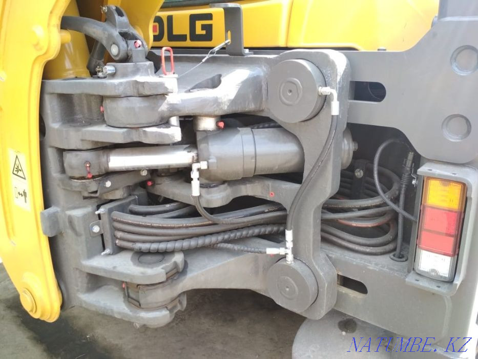 Backhoe loader Almaty - photo 8