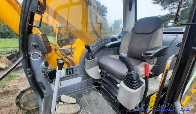 Crawler excavator JCB JS330 Astana - photo 6