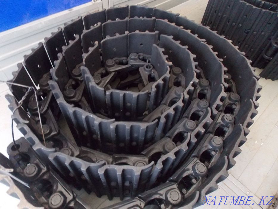 Caterpillars for Cat 320, Cat 324. Almaty. Available. Quality assurance. Almaty - photo 1