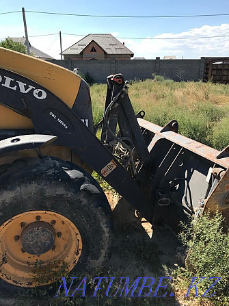 URGENTLY! VOLVO backhoe loader, 3 in 1 for sale! Turkestan - photo 4