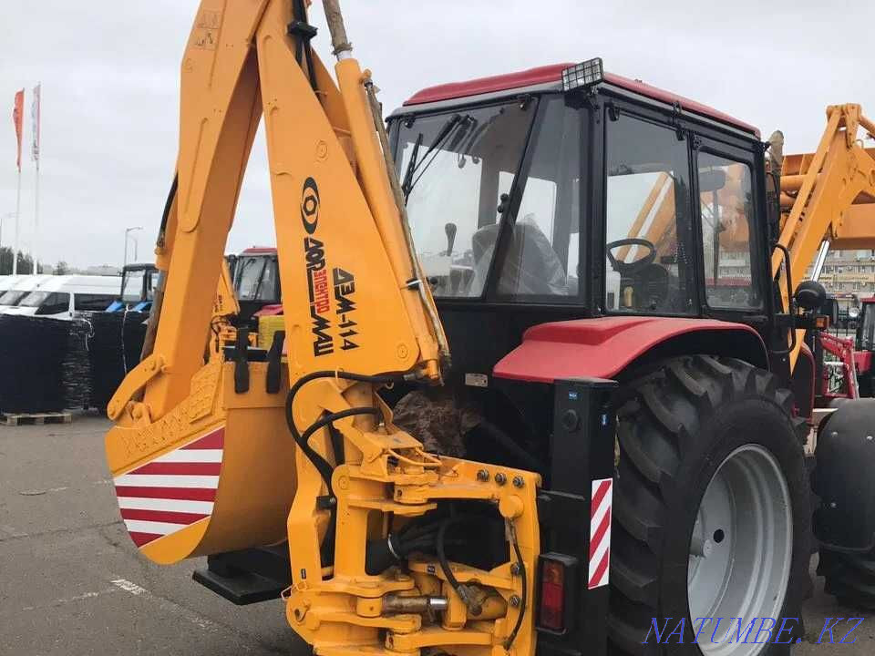 Экскаватор -погрузчик ДЭМ-114 на базе трактора Беларус-92П Астана - изображение 3