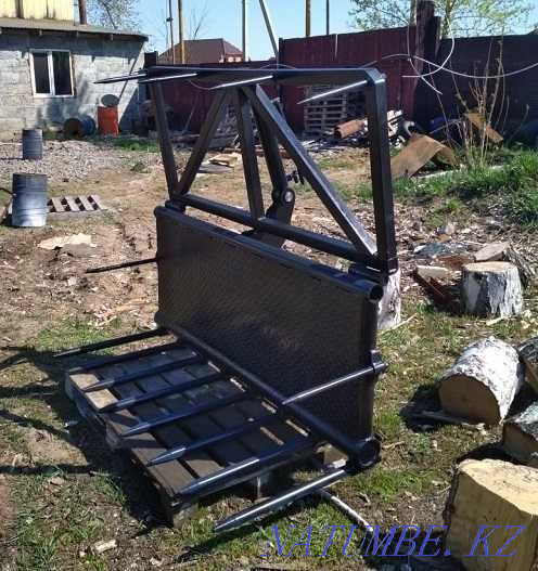 Fork for manure on the loader MTZ 80. 82, T-40 (Aktobe) Aqtobe - photo 1