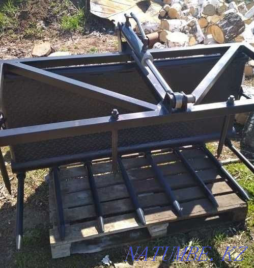 Fork for manure on the loader MTZ 80. 82, T-40 (Aktobe) Aqtobe - photo 2