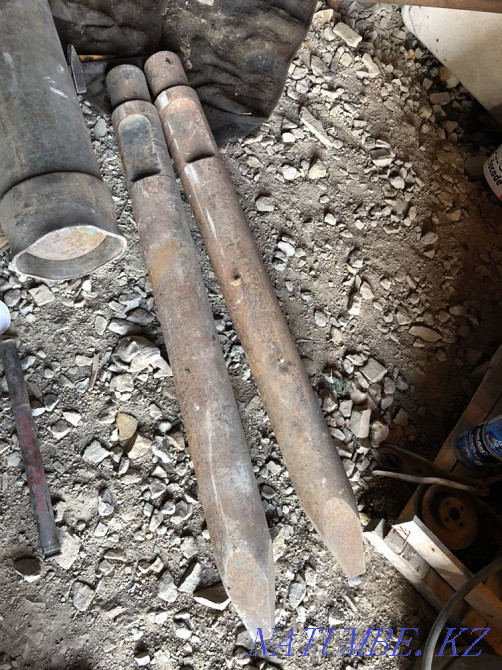 Peak on hydraulic hammer Astana - photo 1