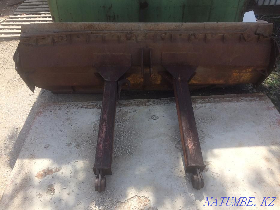 Front dump (knife) on the MTZ tractor Karagandy - photo 1