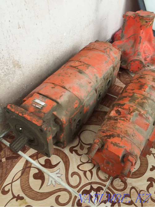 Гидронасосы на кран kato Актобе - изображение 1