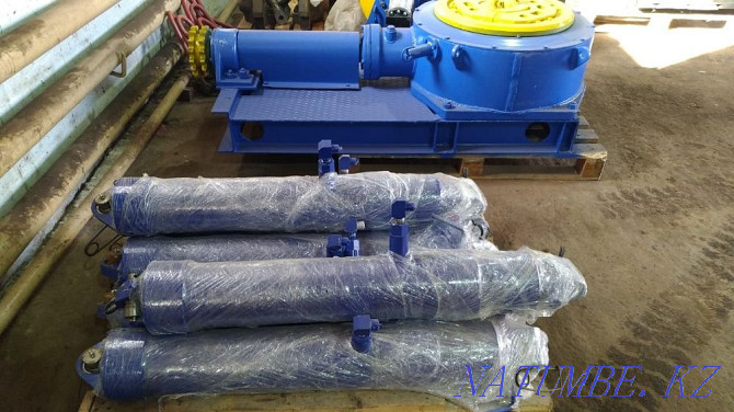 Hydraulic cylinder for lifting unit AP 32/40 Aqtau - photo 1