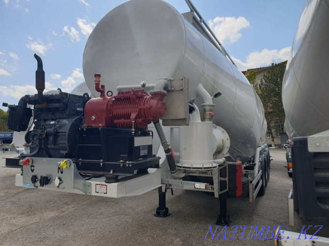 Cement truck 34 cubic meters (Russia) with a compressor Kyzylorda - photo 2