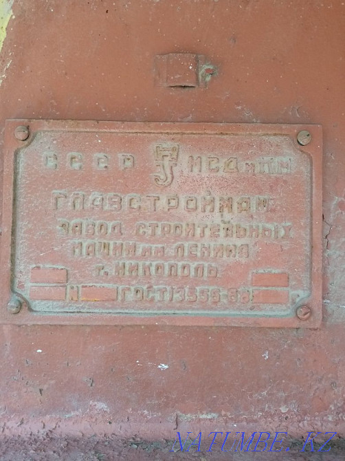 Мұнара краны KB 100, кранның ұшу-қону жолағы бар  Астана - изображение 6