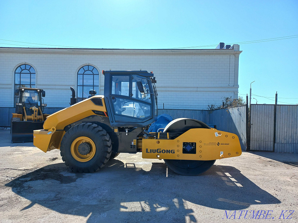 Roller Soil LiuGong CLG 6116E 16 tons Aqtobe - photo 4