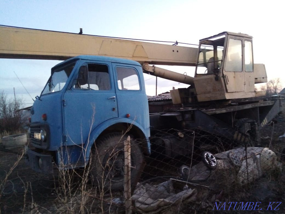 Truck crane based on MAZ Karagandy - photo 5