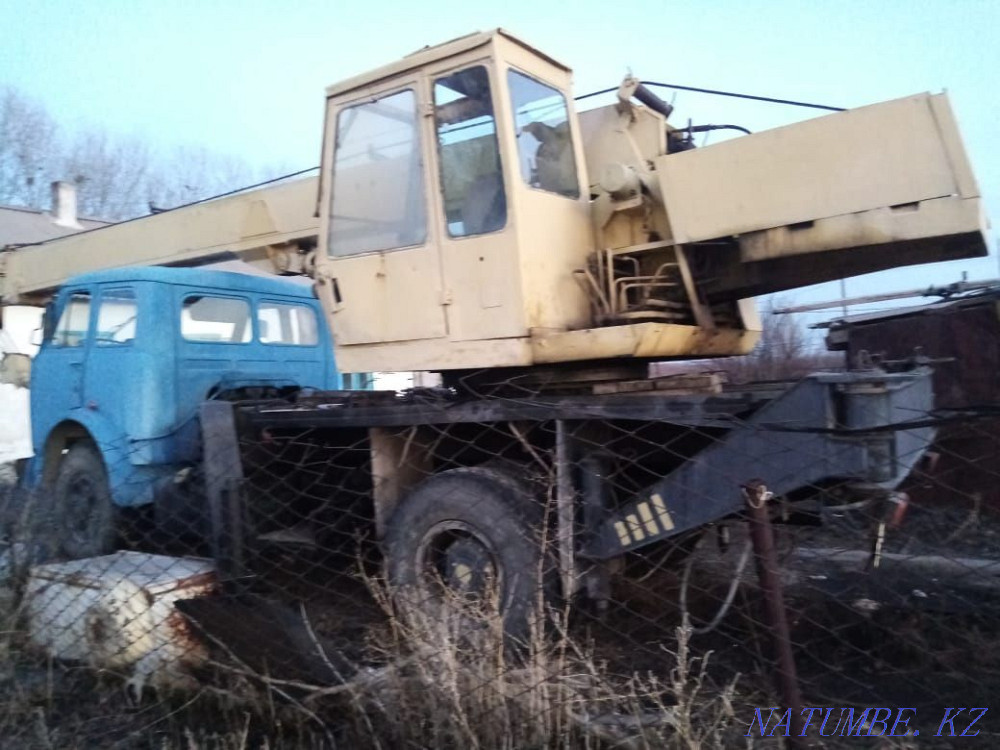Truck crane based on MAZ Karagandy - photo 2
