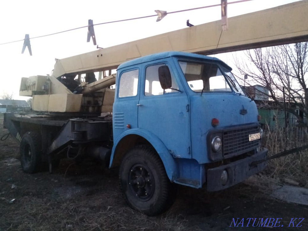 Truck crane based on MAZ Karagandy - photo 6