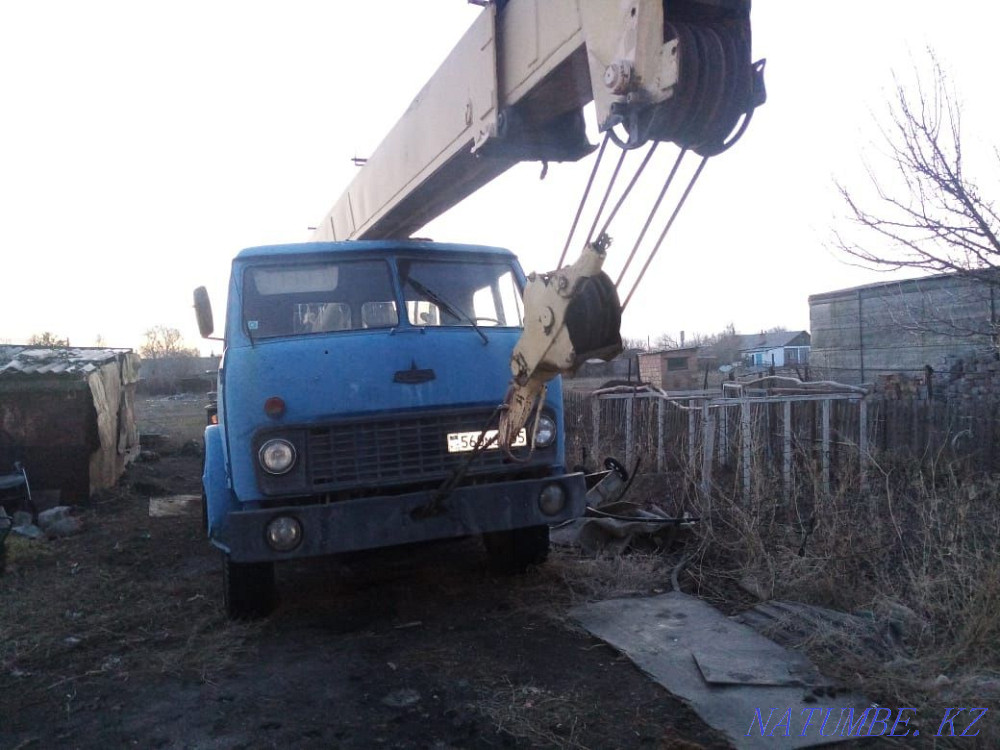Truck crane based on MAZ Karagandy - photo 7