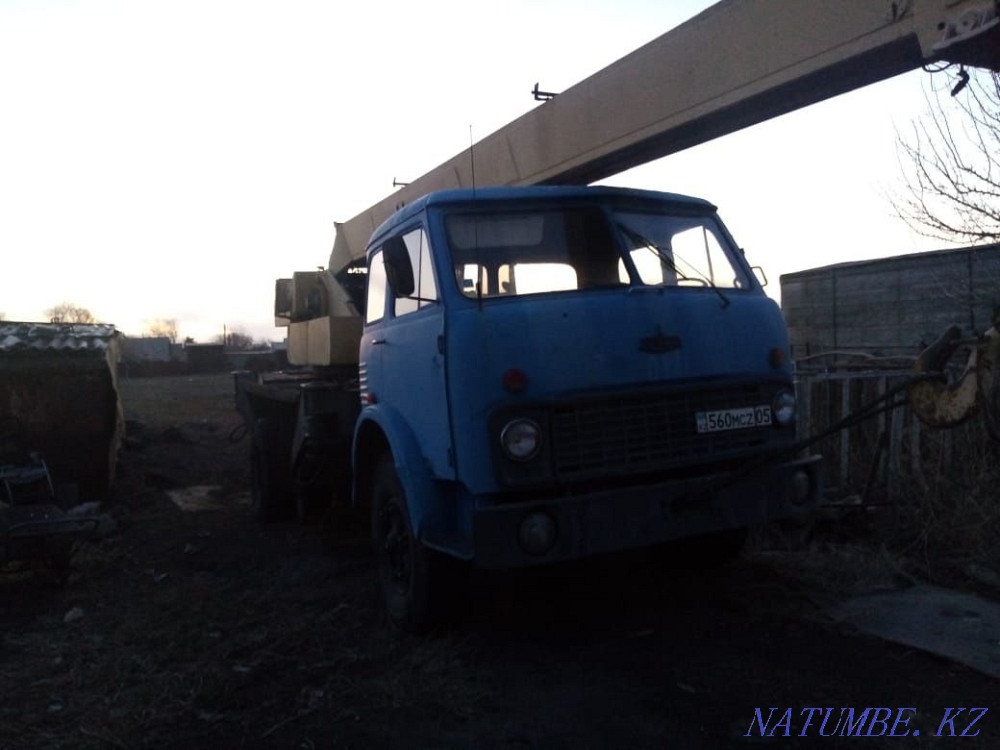 Truck crane based on MAZ Karagandy - photo 8