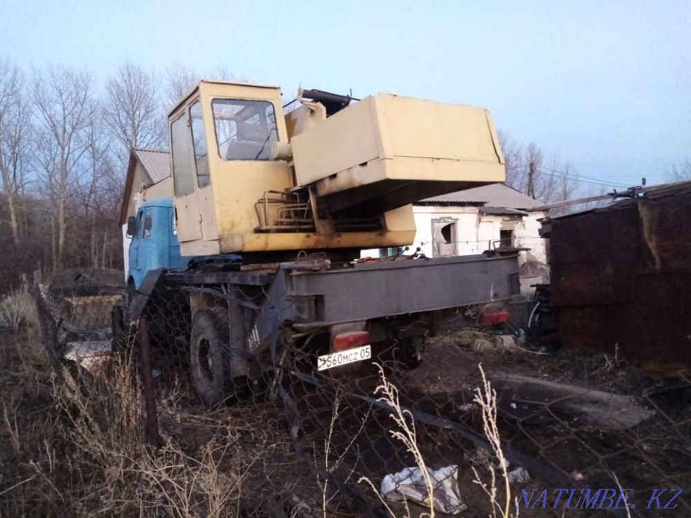 Truck crane based on MAZ Karagandy - photo 3