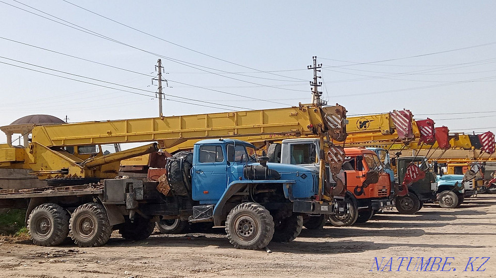 Truck crane services  - photo 1