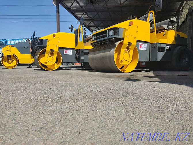 Combined roller CATERPELLAR CB-335D Almaty - photo 1