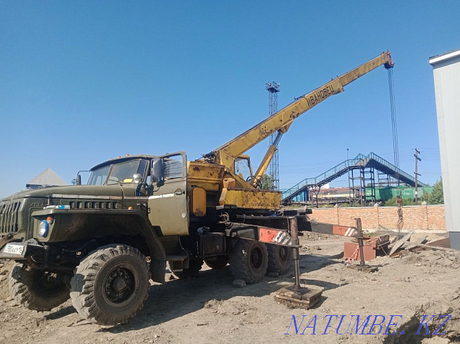 Truck crane. Ural. 14 meters. 14 tone. Selling. Exchange options. Rent Ust-Kamenogorsk - photo 1