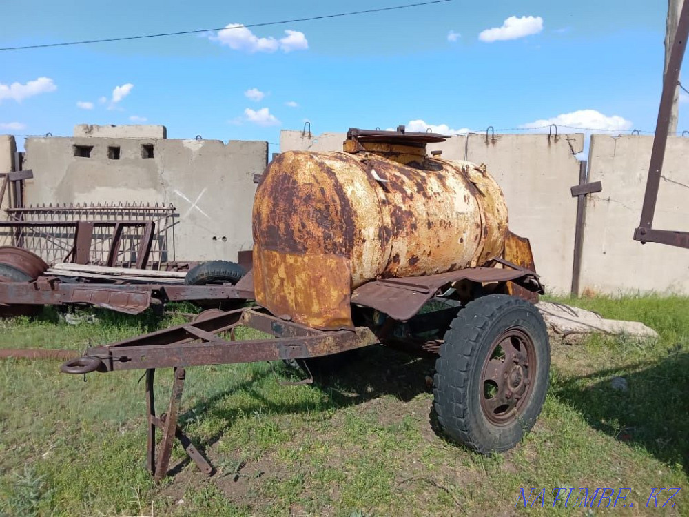 Тіркеме цистернасы доңғалақты сүт тасымалдағыш 1 тонна сатылады  - изображение 2