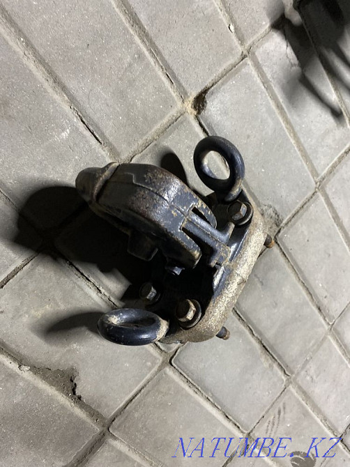 Tow bar on a car  - photo 3