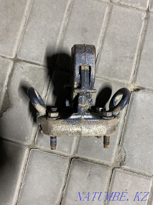 Tow bar on a car  - photo 2